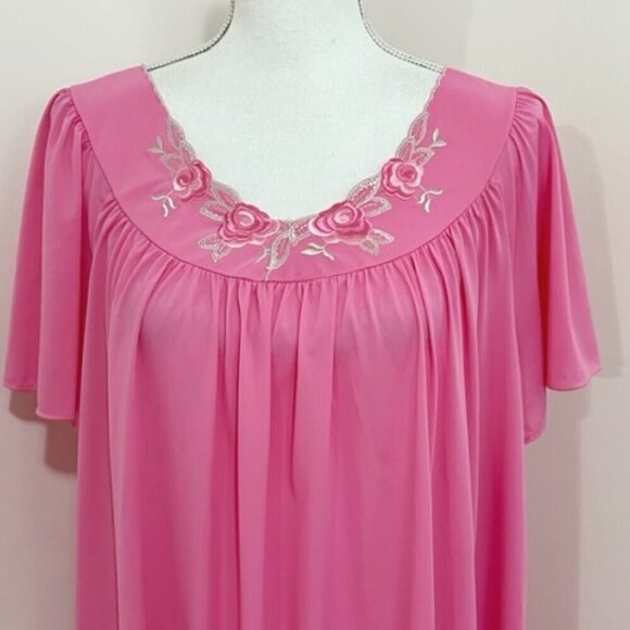 Shadowline Petals Short Sleeve Short Nightgown in Rosy Pink Size 1X NWT - Picture 3 of 7